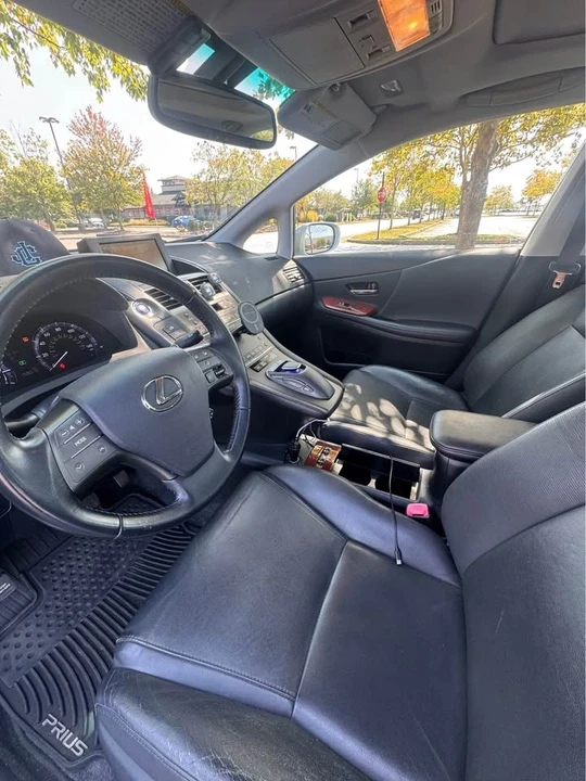 2010 Lexus HS - Image 4 of 20