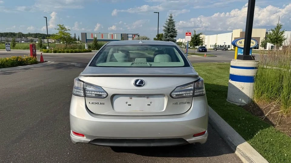 2010 Lexus HS - Image 6 of 16