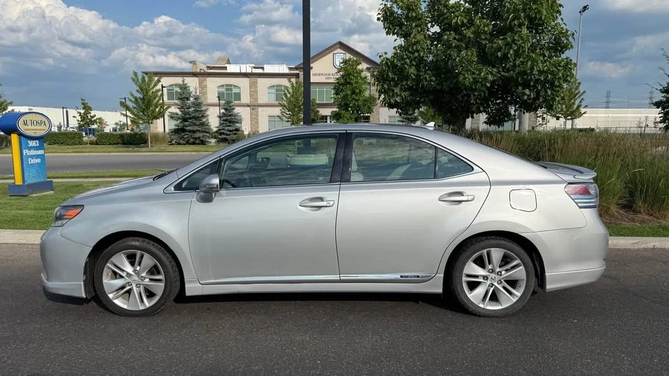 2010 Lexus HS - Image 4 of 16