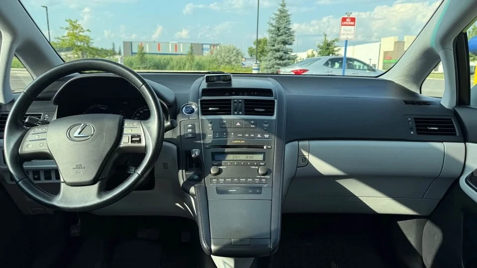 2010 Lexus HS - Image 12 of 16