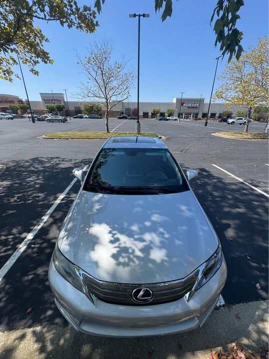 2010 Lexus HS - Image 10 of 20