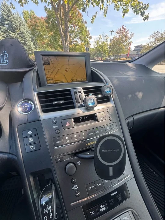 2010 Lexus HS - Image 2 of 20