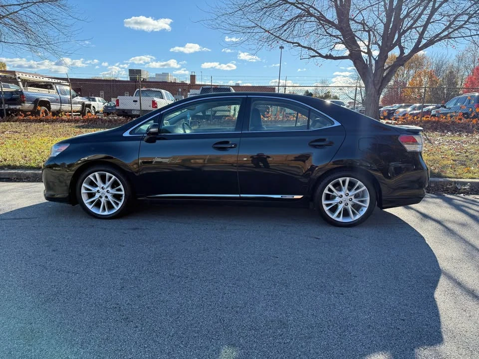 2010 Lexus HS - Image 2 of 12