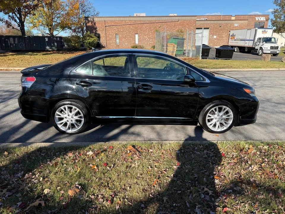 2010 Lexus HS - Image 4 of 12