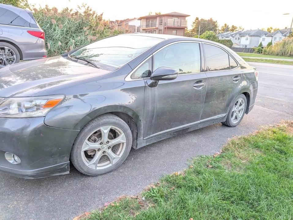2010 Lexus HS - Image 5 of 10