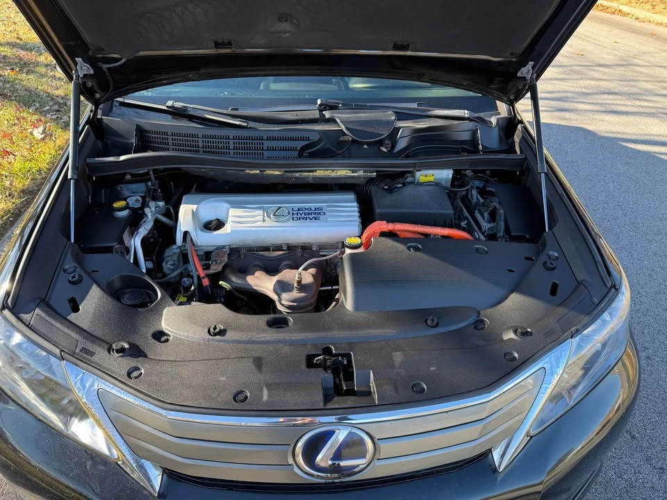 2010 Lexus HS - Image 10 of 12