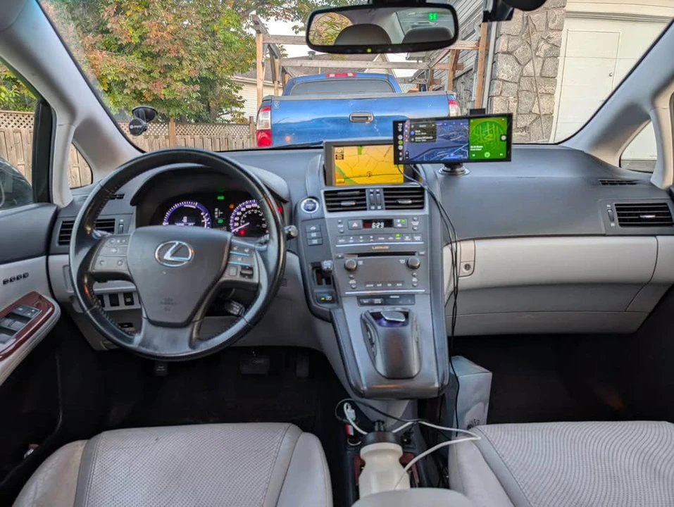 2010 Lexus HS - Image 8 of 10