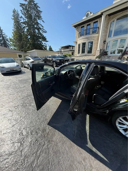 2010 Lexus HS - Image 6 of 11