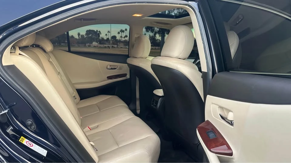 2010 Lexus HS - Image 16 of 20