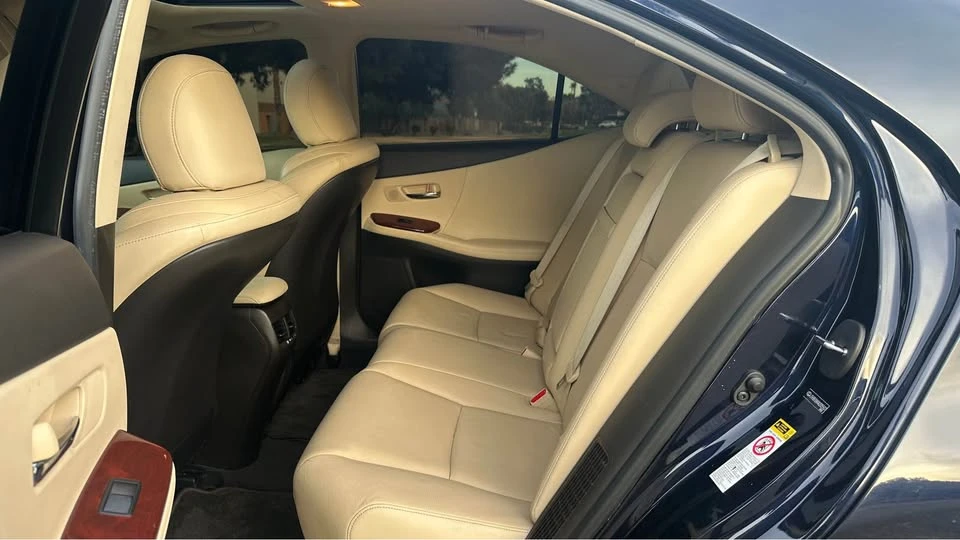 2010 Lexus HS - Image 15 of 20