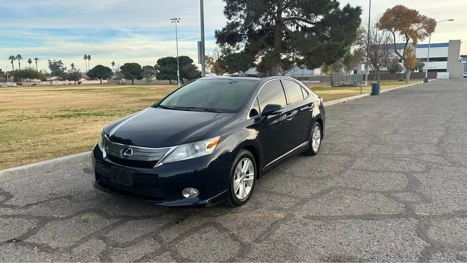 2010 Lexus HS - Image 11 of 20