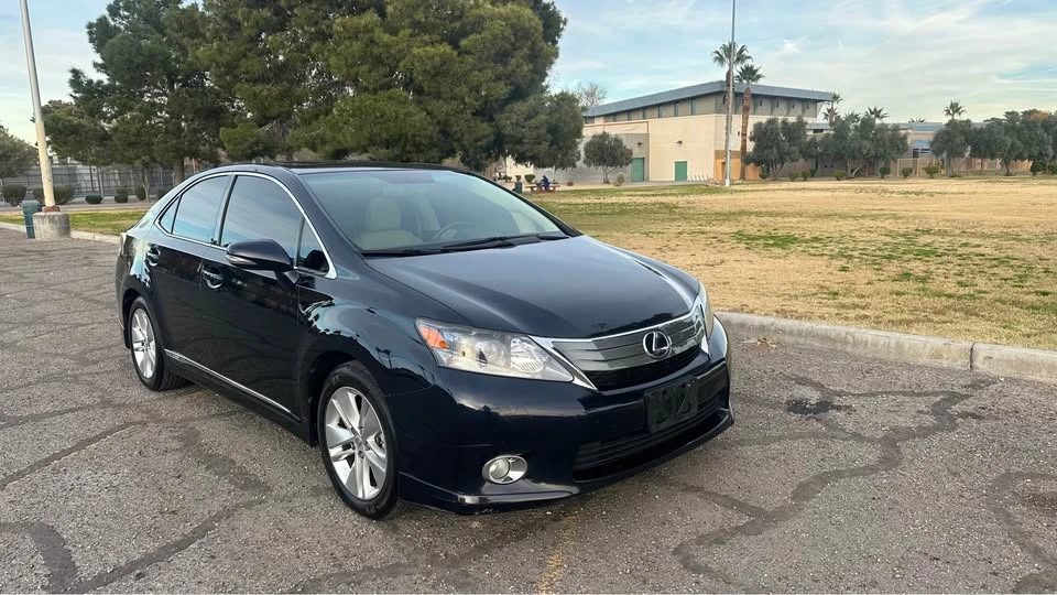 2010 Lexus HS - Image 2 of 20