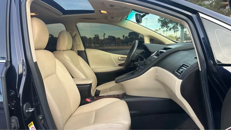 2010 Lexus HS - Image 17 of 20