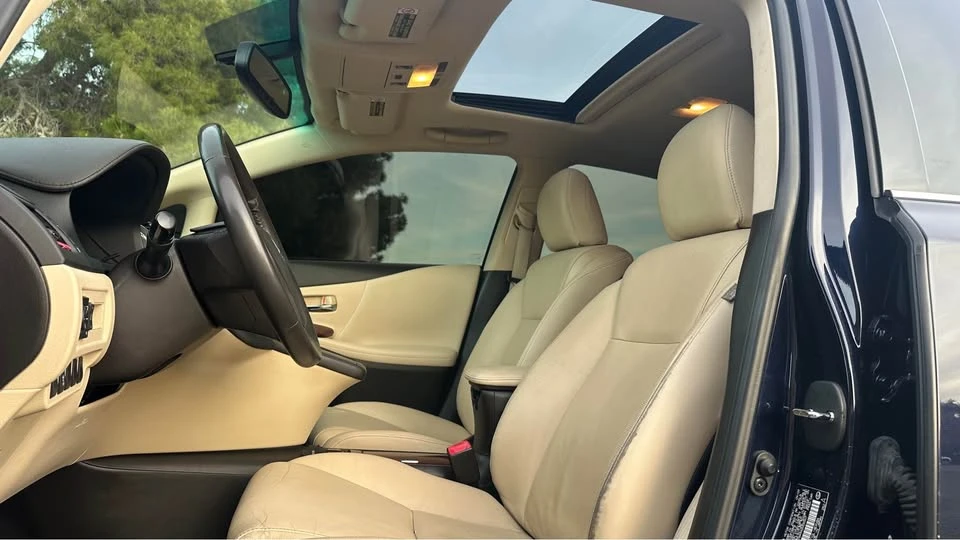 2010 Lexus HS - Image 13 of 20