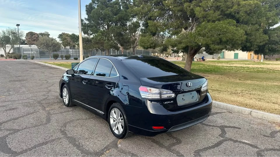 2010 Lexus HS - Image 7 of 20