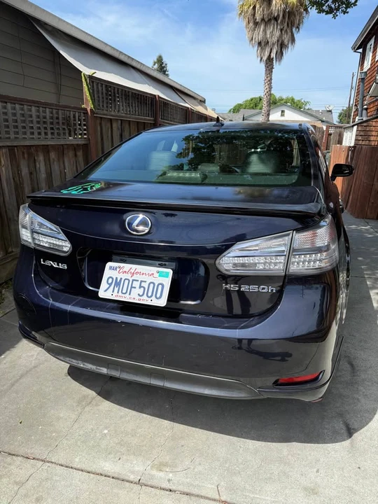 2010 Lexus HS - Image 3 of 8
