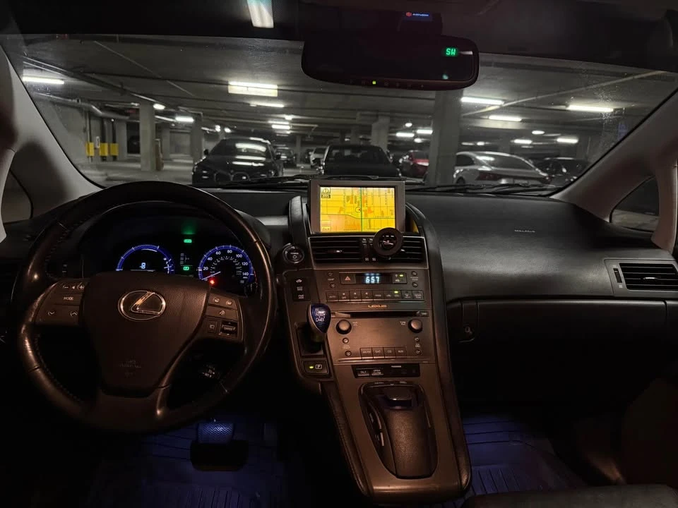 2010 Lexus HS - Image 7 of 9