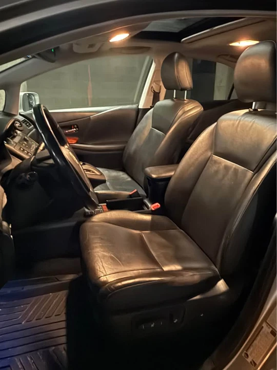 2010 Lexus HS - Image 8 of 9