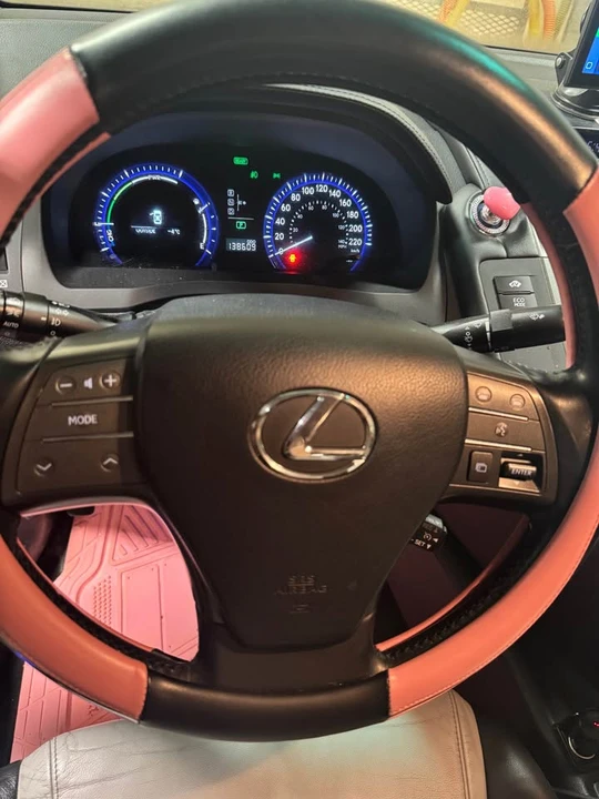2010 Lexus HS - Image 5 of 19