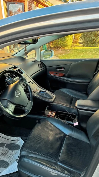 2010 Lexus HS - Image 4 of 6