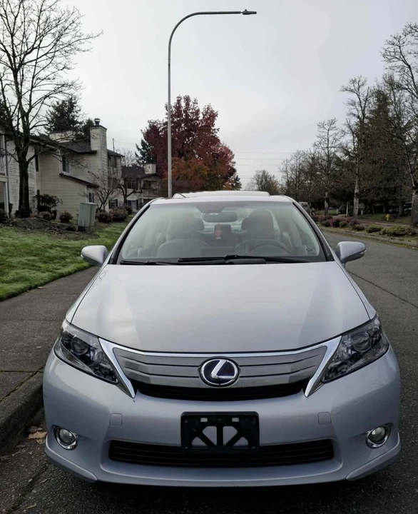 2010 Lexus HS - Image 2 of 14