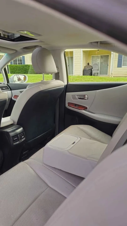 2010 Lexus HS - Image 10 of 14