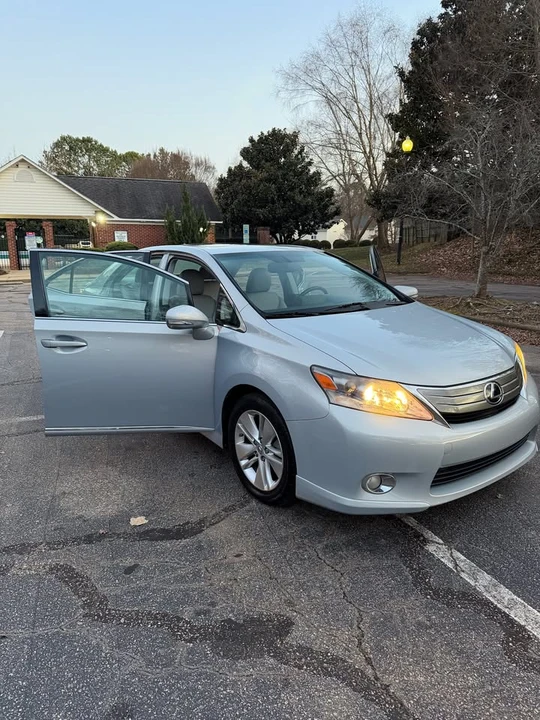 2010 Lexus HS - Image 2 of 19