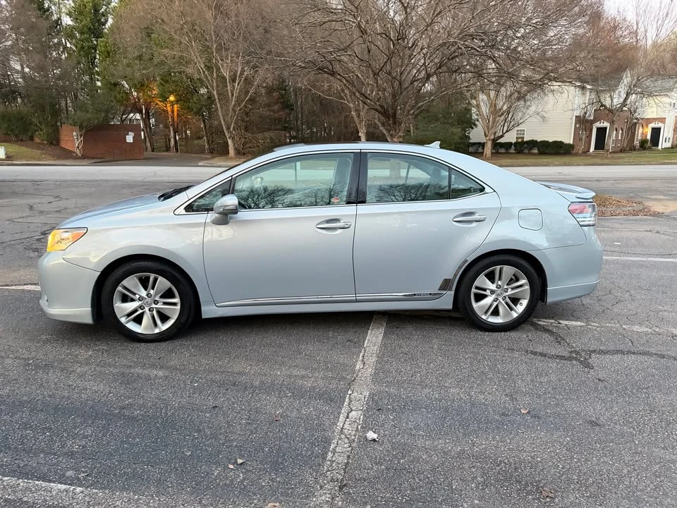 2010 Lexus HS - Image 5 of 19