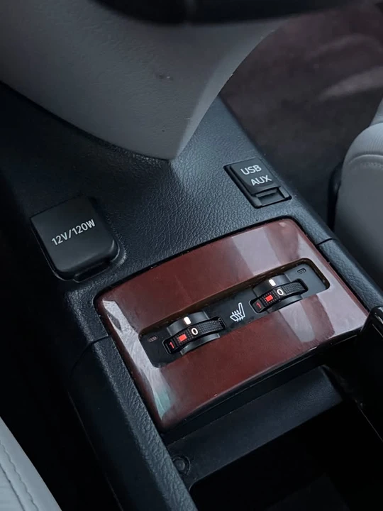 2010 Lexus HS - Image 18 of 19