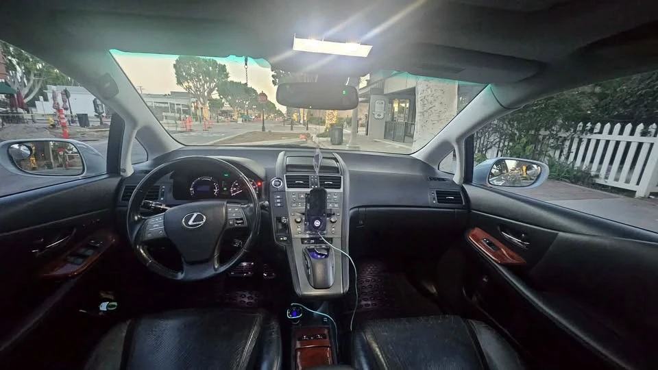 2010 Lexus HS - Image 9 of 12