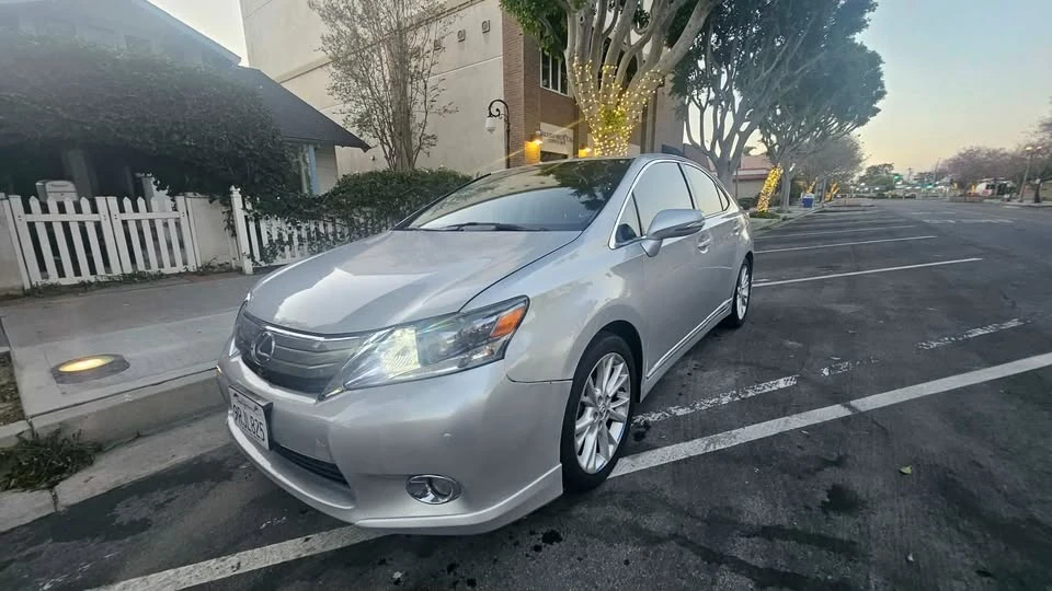 2010 Lexus HS - Image 5 of 12
