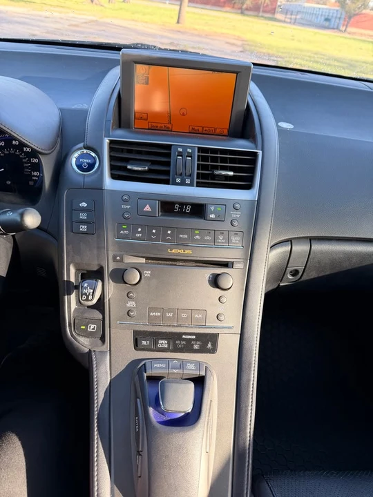 2010 Lexus HS - Image 13 of 20