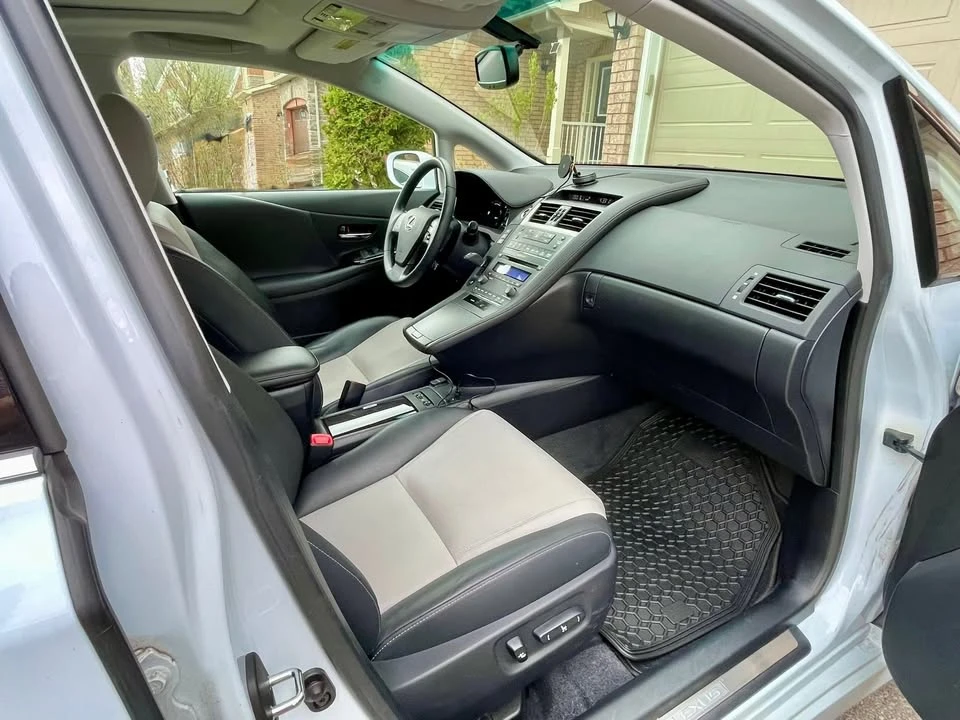 2010 Lexus HS - Image 10 of 13