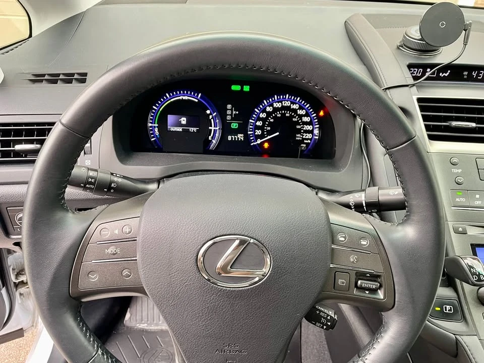 2010 Lexus HS - Image 8 of 13