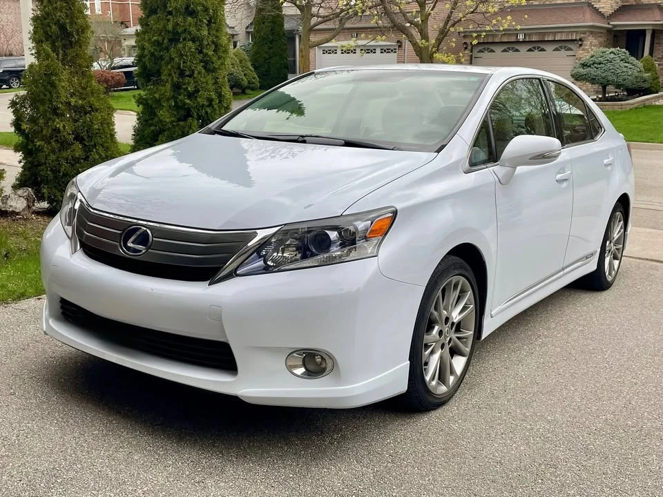 2010 Lexus HS - Image 2 of 13