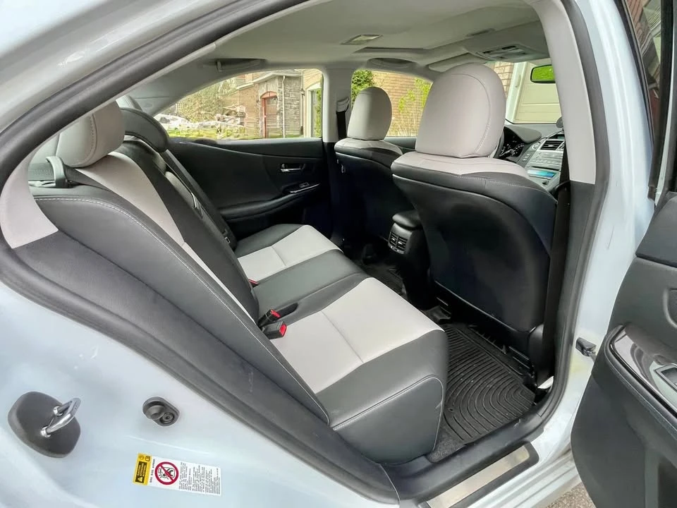 2010 Lexus HS - Image 12 of 13