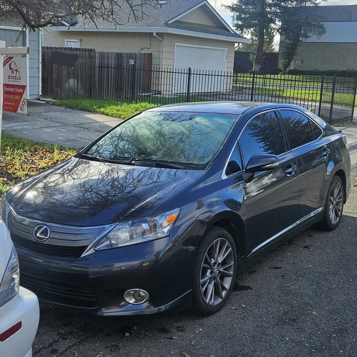 2010 Lexus HS - Image 2 of 9