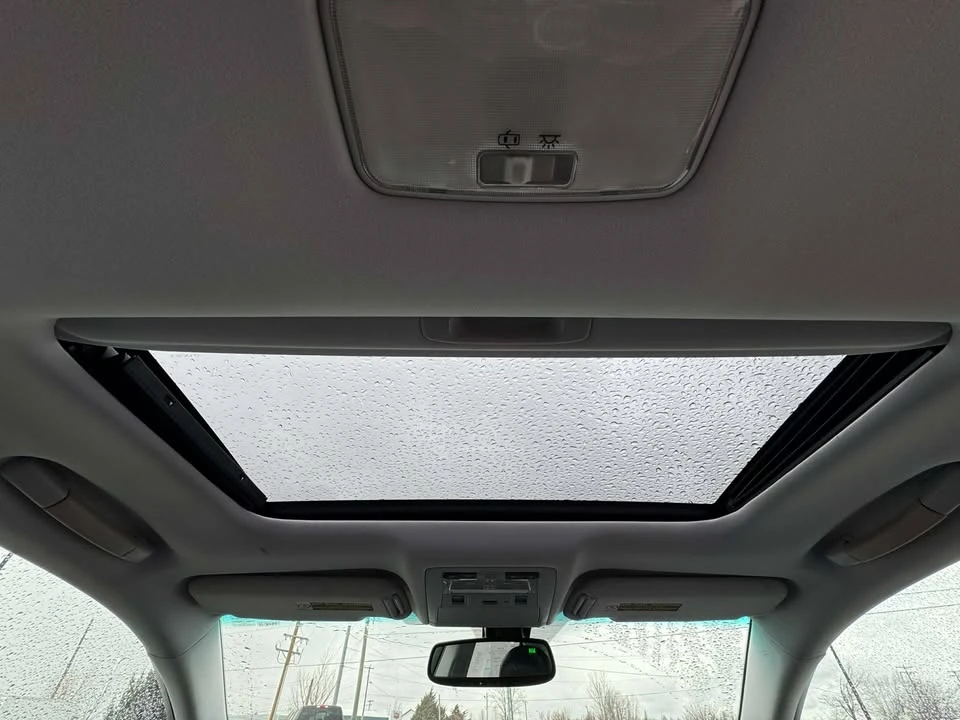 2010 Lexus HS - Image 14 of 18