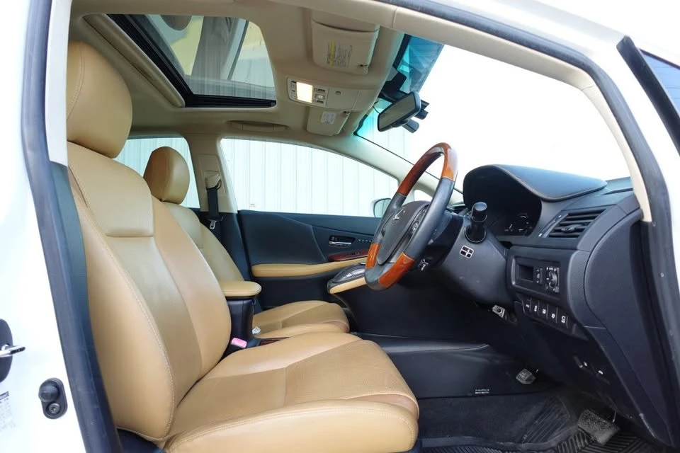 2010 Lexus HS - Image 2 of 19