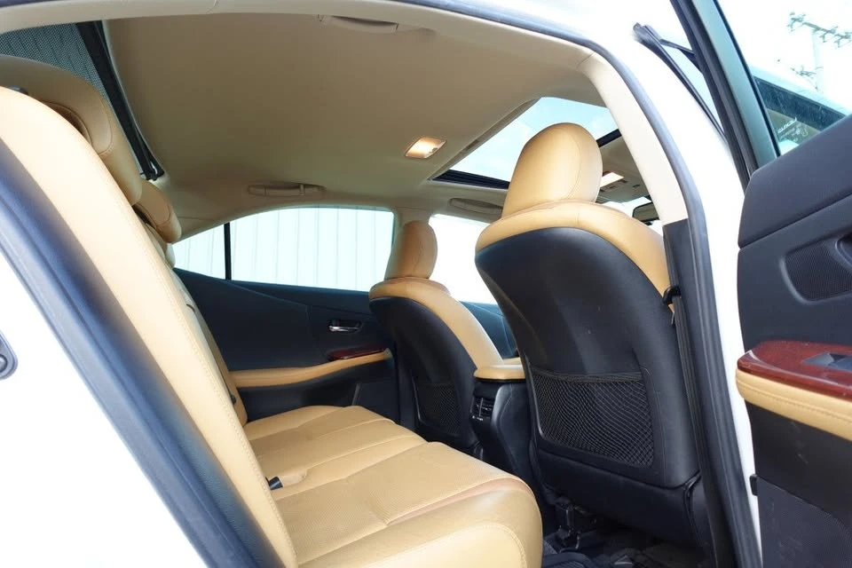 2010 Lexus HS - Image 15 of 19