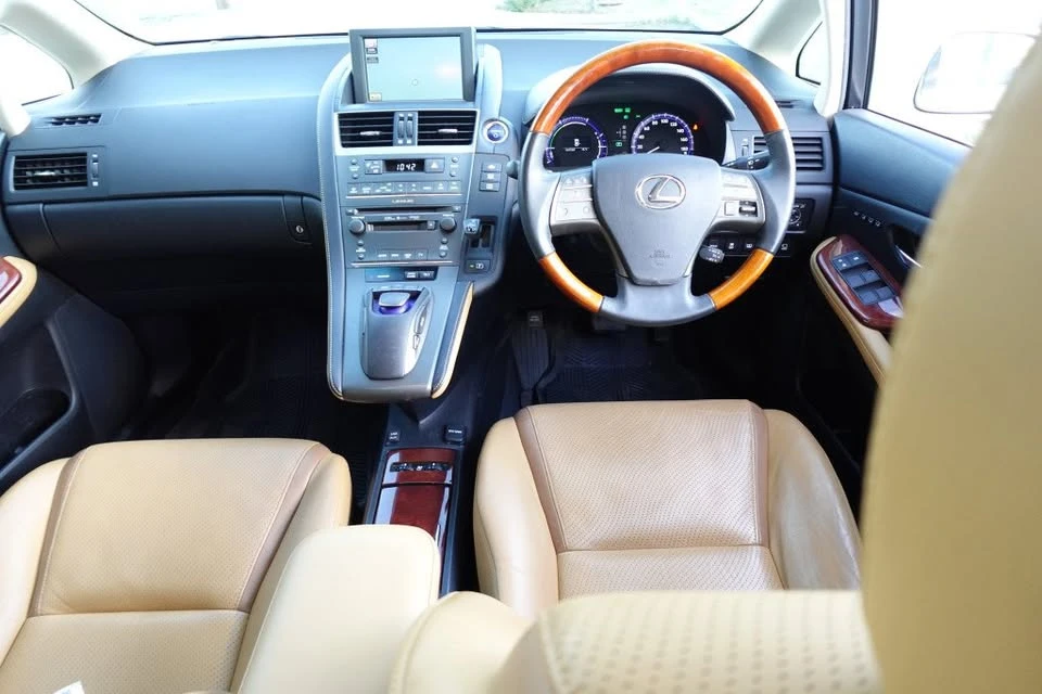 2010 Lexus HS - Image 18 of 19