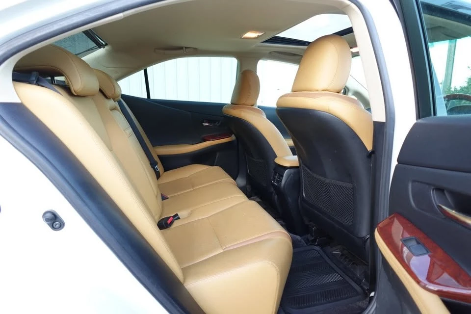 2010 Lexus HS - Image 8 of 19