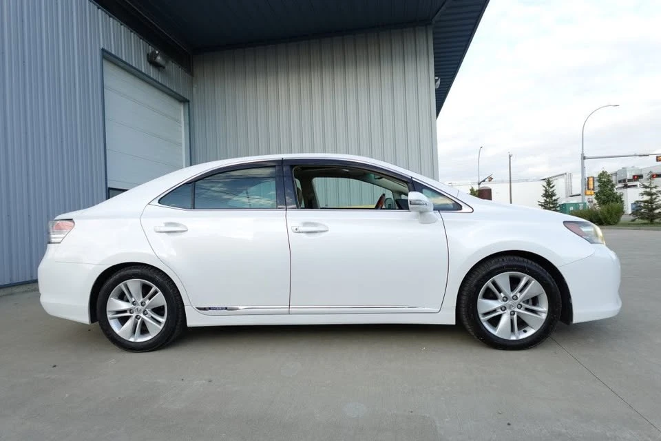 2010 Lexus HS - Image 13 of 19