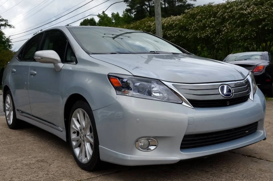 2010 Lexus HS - Image 2 of 17