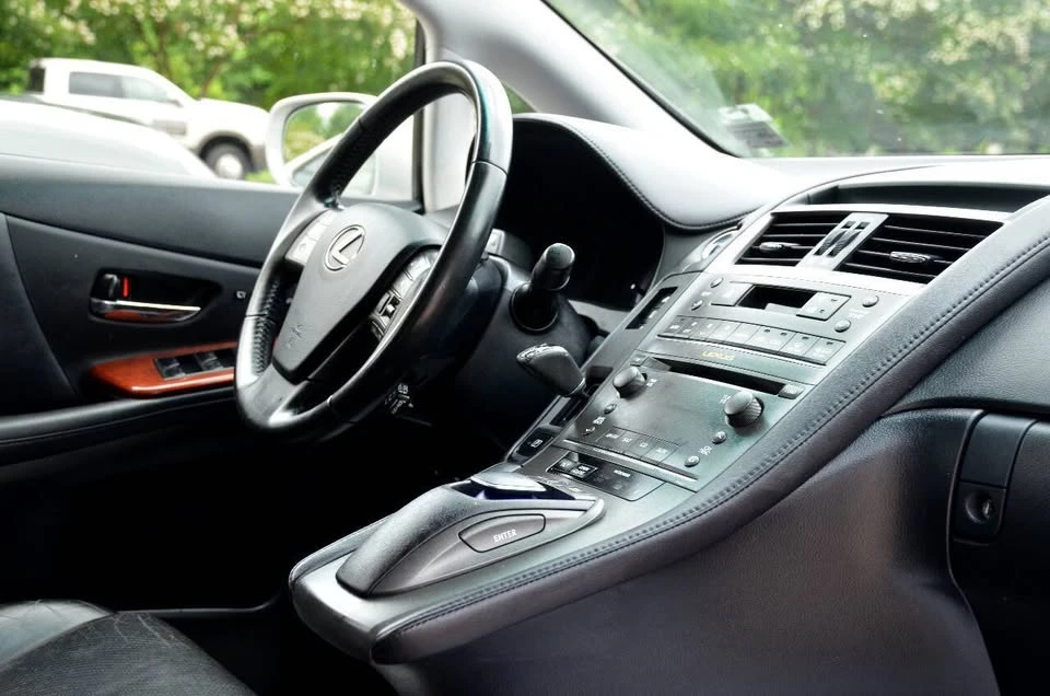2010 Lexus HS - Image 11 of 17