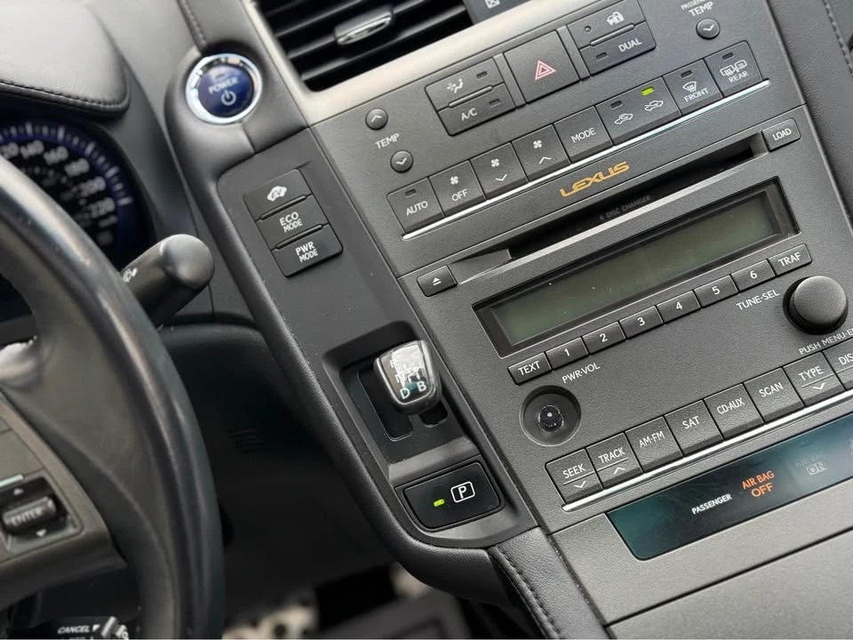 2010 Lexus HS - Image 13 of 20