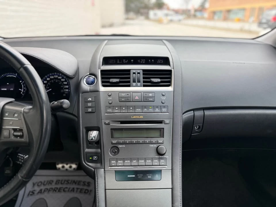 2010 Lexus HS - Image 12 of 20