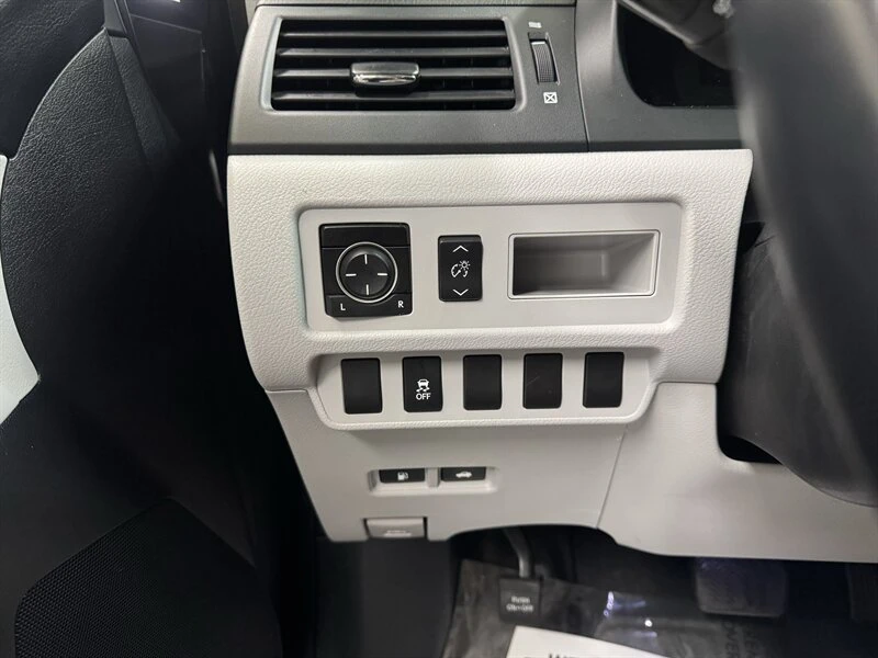 2010 Lexus HS - Image 13 of 20