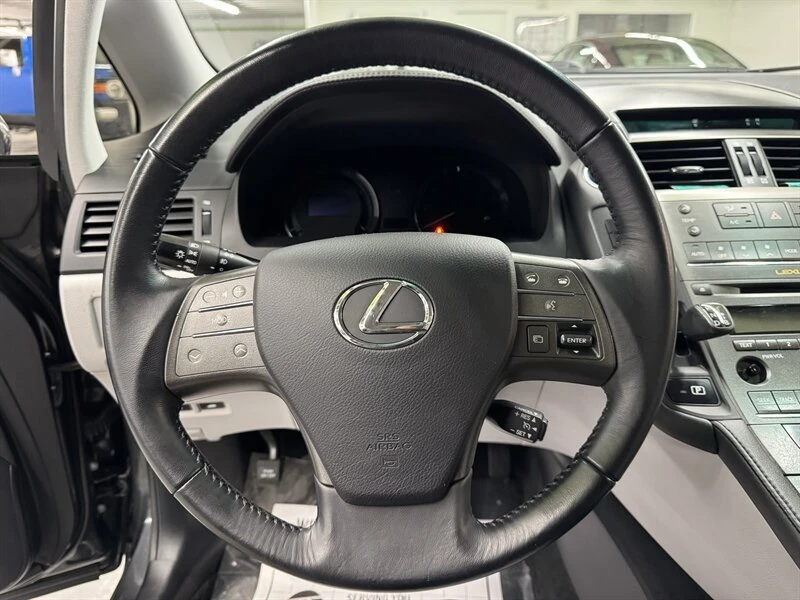 2010 Lexus HS - Image 12 of 20