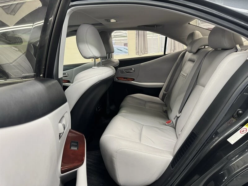 2010 Lexus HS - Image 15 of 20